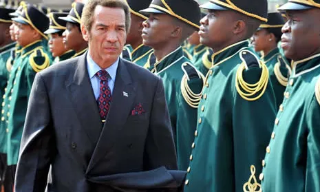 Ian Khama, guanyador del Premi Racista de l'any 2016, en una visita oficial a Sud-àfrica. Font: Government ZA, Flickr